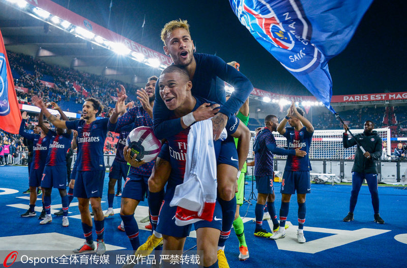 伯尔尼主帅谈骚乱：维拉球员在看台下庆祝，球迷认为被挑衅了（伯尔尼主帅谈骚乱：维拉球员看台前庆祝被球迷视作挑衅）