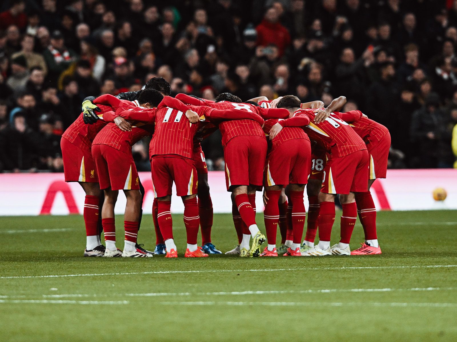 国脚庆祝破门动作刷屏社交媒体（国脚破门庆祝动作火遍社交平台）