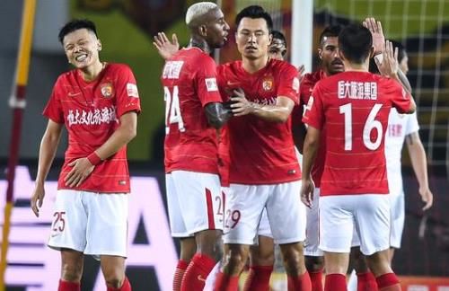 努内斯：边后卫是最难踢的位置之一，但我很享受这种挑战（努内斯直言边后卫属最难位置之一，却乐于迎接挑战）